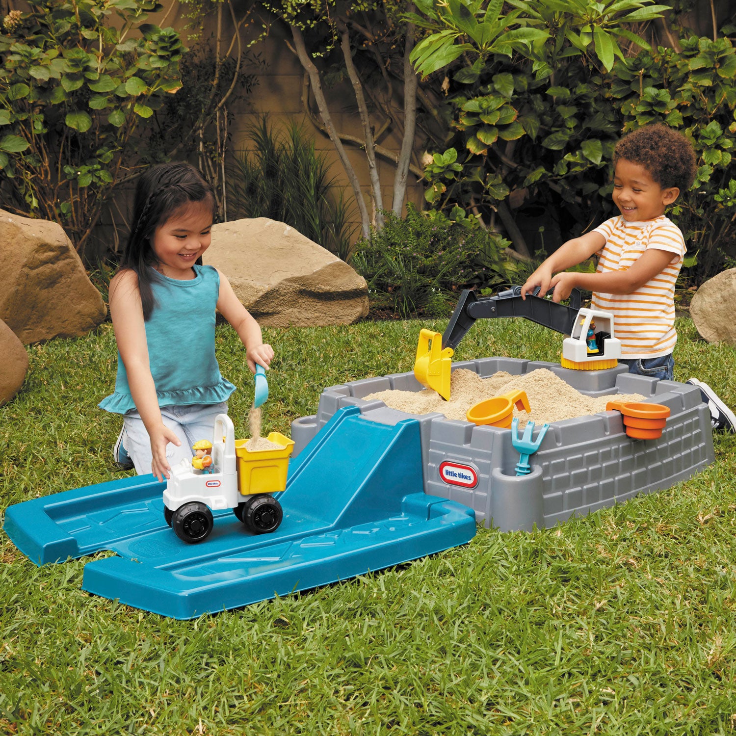 Little Tikes Dirt Diggers? Excavator Sandbox - Image 2
